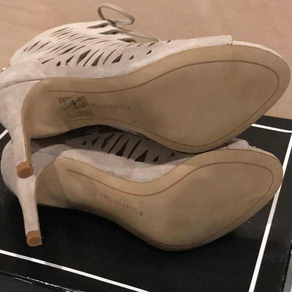 🆕️ Karl Lagerfeld Berry Cutout Open Toe Taupe Suede Booties size 5 - Picture 7 of 12